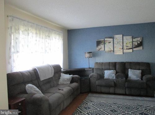 25 Jerome Ave, Erial, NJ 08081-1523