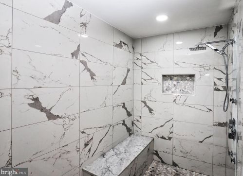 2702 Livingston St, Philadelphia, PA 19134-4719