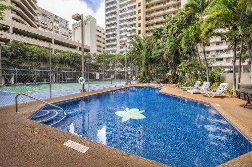 1700 Ala Moana Blvd, Honolulu HI  96815-1415 exterior