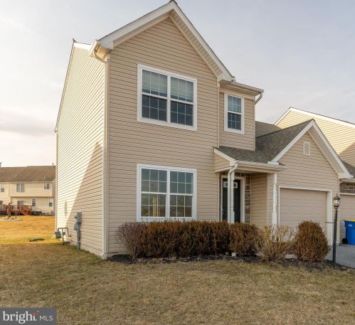 2625 Brownstone Dr, York, PA 17315-3946