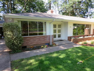 320 Keene Ave, Silverton OR  97381-2231 exterior