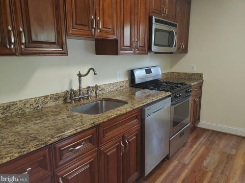 5530 Kendrick Ln, Springfield VA  22015-1948 exterior