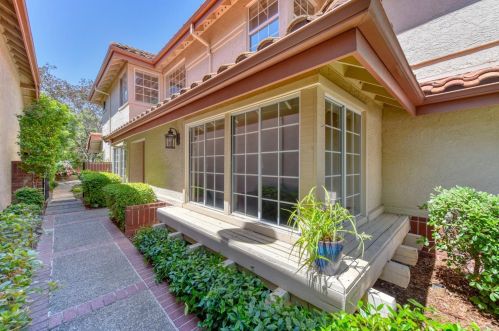 131 Marble Canyon Dr, Folsom, CA 95630-7111