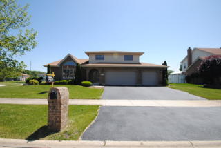 21 Denise Ct, Matteson IL  60443-2134 exterior