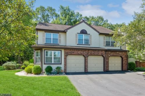 2801 Packer Ct, Bridgewater, NJ 08807-7018
