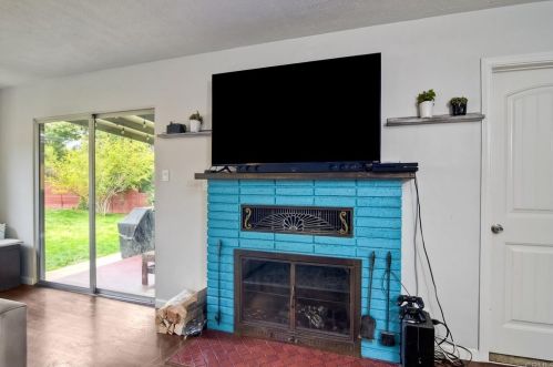 237 Ardys Pl, Vista CA  92084-5118 exterior