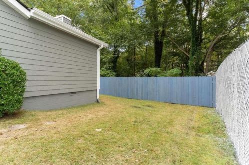 1609 Bridgeport Dr, Atlanta GA  30318-3331 exterior
