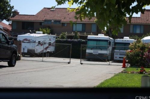 330 Magpie Ln, Santa Ana CA  92708-5822 exterior