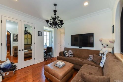 25 Blue Smt, Irvine CA  92603-0168 exterior