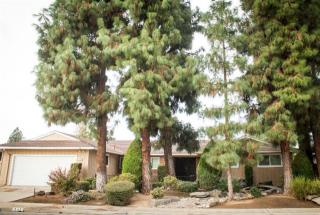 942 Ezie Ave, Clovis, CA 93611-2017