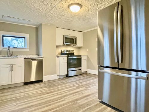 23 Ferry St, Allenstown, NH 03275-1623