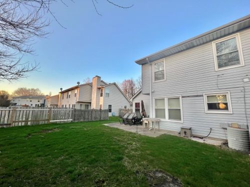 1122 Bradbury Cir, Carol Stream IL  60188-3903 exterior