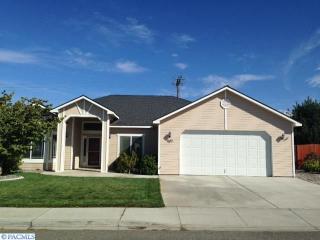 8310 Clearwater Pl, Kennewick WA  99336-8580 exterior