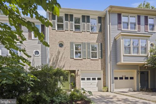 7391 Stream Way, Springfield VA  22152-3639 exterior