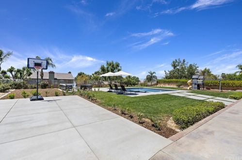 7539 Whitegate Ave, Riverside CA  92506-5455 exterior