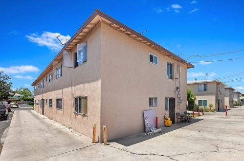1128 Mayfair Ave, Anaheim CA  92801-2949 exterior
