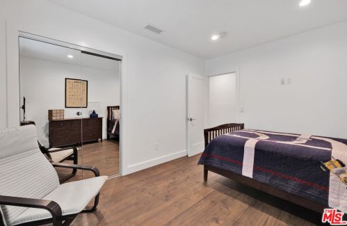 6222 Altura Ave, Glendale CA  91214-2325 exterior