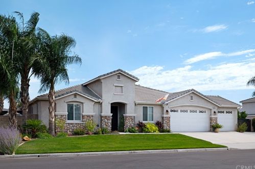 19461 Rocky Summit Dr, Perris, CA 92570-6576