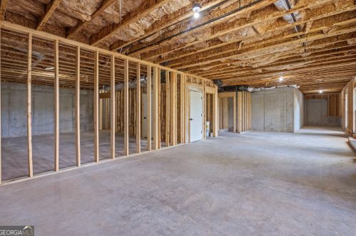 695 Moores Mill Rd, Atlanta GA  30327-0015 exterior