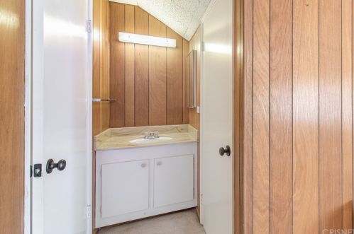 1567 Bridget Ave, Simi Valley CA  93065-3607 exterior