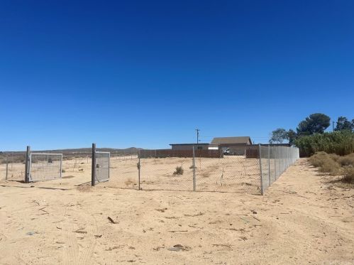 46462 140th St, Lancaster, CA 93535-8748