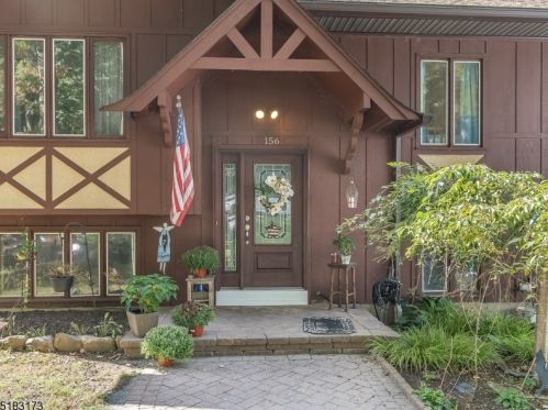 156 Bucknell Trl, Hopatcong, NJ 07843-1716