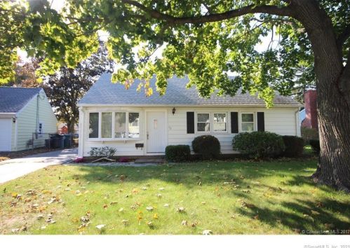 72 Dalton Rd, Milford, CT 06460-6908
