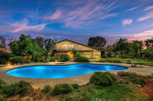 16350 Rancho Escondido Dr, Riverside CA  92506-5805 exterior