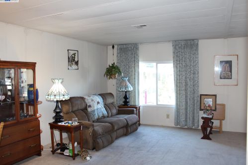 29287 Sandburg Way, Hayward, CA 94544-6450