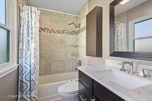 416 Essex Pl, Carol Stream IL  60188-9200 exterior