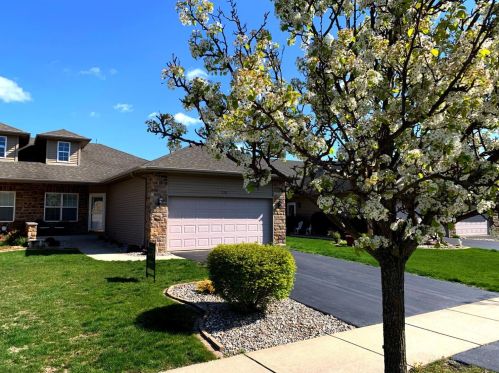530 Cochran Dr, Crown Point, IN 46307-2365