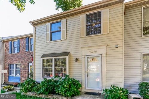 3610 Woodhaven Ct, Woodbridge, VA 22192-6405