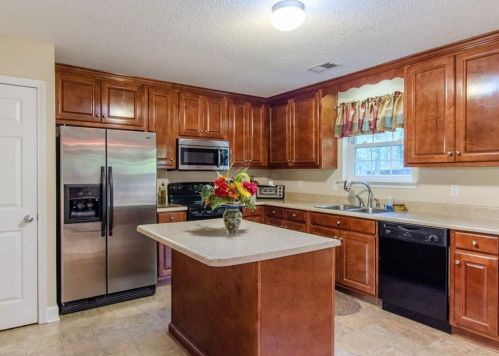9100 Timmons Cir, Villa Rica, GA 30180-2926