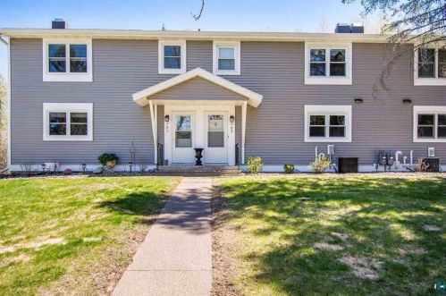703 Bong Blvd, Duluth, MN 55811-5915