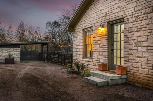 501 46 St, Austin TX  78751-3210 exterior