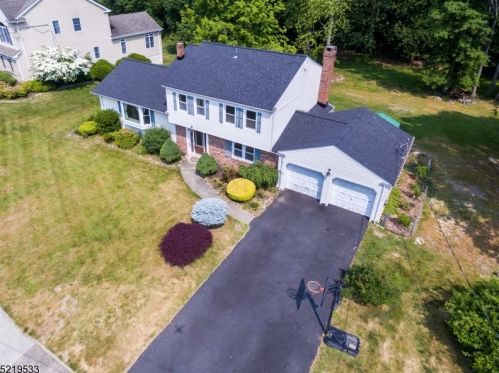 24 Normandy Dr, Parsippany NJ  07054-4070 exterior