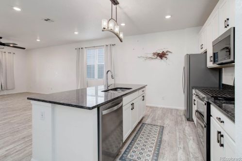 21051 60th Ave, Denver CO  80019 exterior