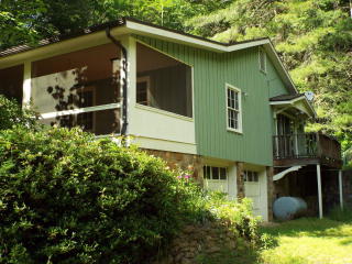 347 Quill Dr, Cullowhee, NC 28723-8870
