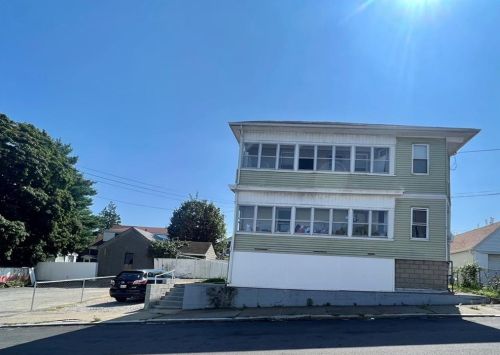 184 Elmdale Ave, Providence, RI 02909-4804