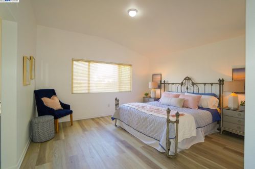 302 Bentley Ct, Pacheco, CA 94553-5568