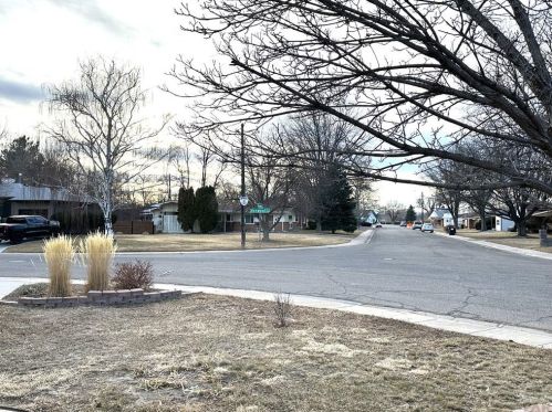 301 Kenwood Dr, Pueblo CO  81004-1623 exterior