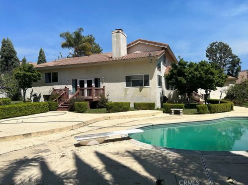 690 Oceanview Ct, Upland, CA 91784-1187
