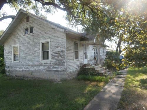 100 6th St, Elbing, KS 67041-8840