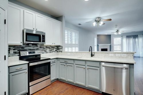 5829 Arena Cir, Fort Worth TX  76179-2369 exterior