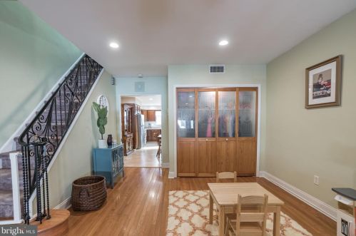 2341 10th St, Philadelphia PA 19133-1512 exterior