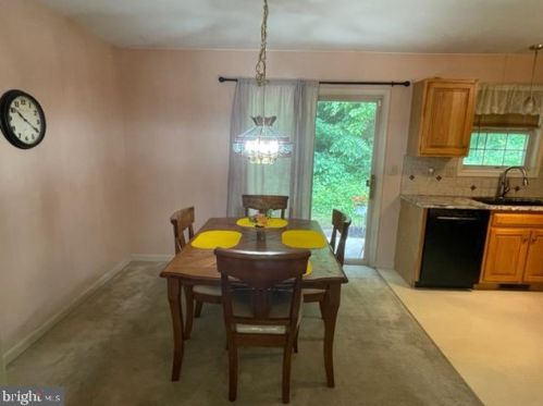 38 Deep Hollow Ln, Lancaster PA  17603-7420 exterior