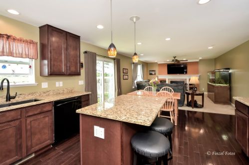 1690 Rockport Rd, Pingree Grove IL  60140-9062 exterior