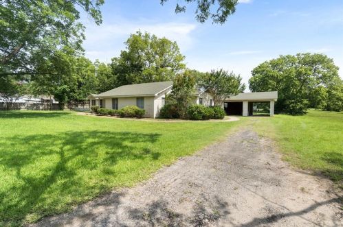 1303 Poplar St, Clay Hill, TX 75860-2518