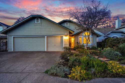 213 Deanna Pl, Windsor, CA 95492-8672
