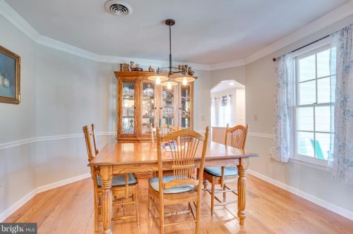 1942 Fairview Dr, Berkeley Springs WV  25411-3219 exterior